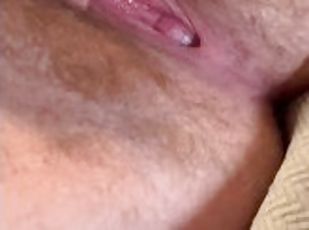 Close up hairy pussy played with to orgasm