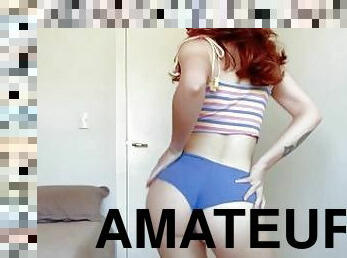 Petite redhead  big ass twerking