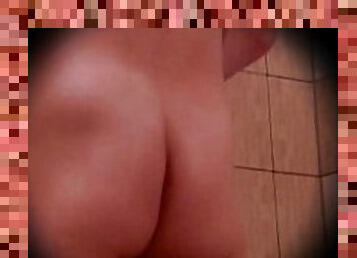 banyo-yapma, mastürbasyon-masturbation, meme-uçları, kam, sapık-voyeur, kıç-butt, duş, yarak