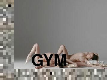 salle-de-gym, brunette, flexible