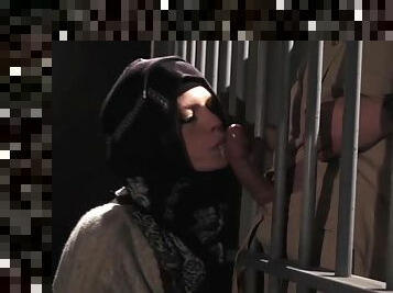 Arab chick sucking cock in prison