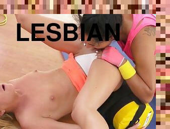 חתיכות, לסבית-lesbian, חדר-כושר, צילום-מקרוב, אמון