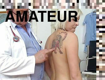 amatori, doctor, jucarie, cu-degetelul, fetish, tatuaj, examen-ginecologic