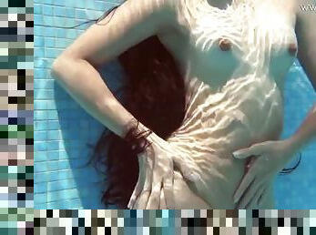 Andreina de luxe underwater latina