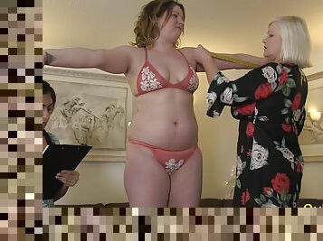 Mommy Lesbian Seduces Straght Girl
