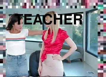 Emily got the biology teacher in her lesbian pussy