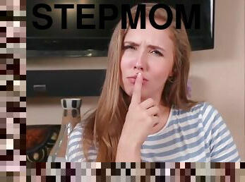 Lena eats stepmoms yummy pussy like a hungry slut
