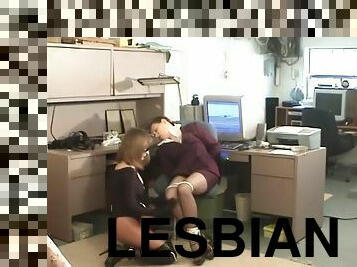 segretarie, lesbiche, sadismo-e-masochismo, feticci, corde-cinghia-sadomaso, brunette