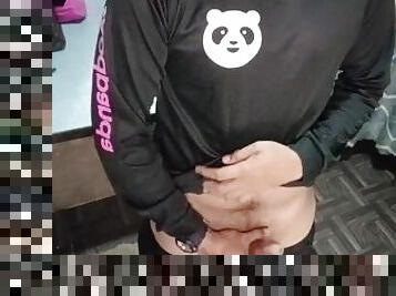 Food Panda Rider nagjakol muna bago mag deliver. Kontakin nyo si kuya at baka kayo pagjajakolan