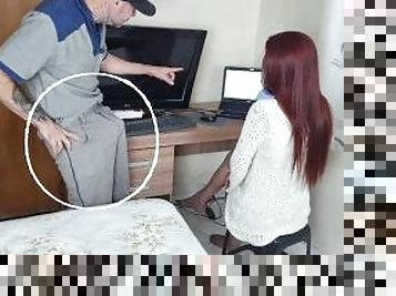 Dona de casa recebe tecnico para concerto de seu computador!