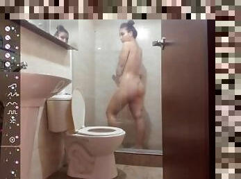 Otaku with a killer body films himself while taking a shower for his fans