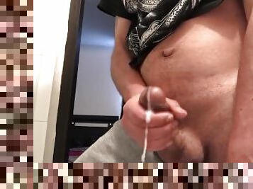 En El Baño, Corrida Con Mucha Leche