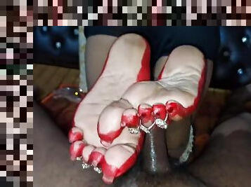 Bhabhi Xshika Trying First Time Oily Footjob