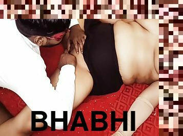 Hot Desi Bhabhi Ne Apni Choot Ki Pyas Doodhwale Se Bujhayi (hindi-roleplay)