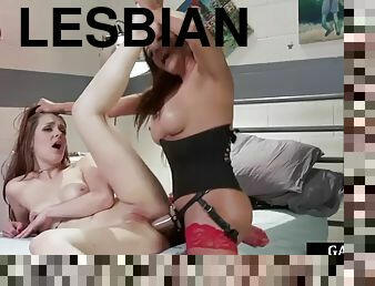 великі-цицьки, медсестра, лесбіянка-lesbian, краля, іграшка, фінгеринг, жіноча-білизна, з-пірсингом, дупа-butt, латекс