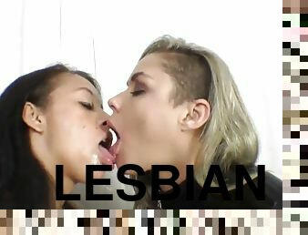 レズビアン, 接吻