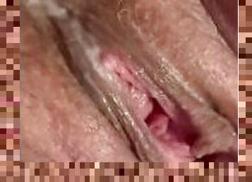 My pussy cumming and squirts for bbc
