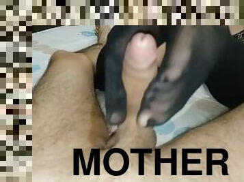 Nice footjob backwards from my stepmother on ligero