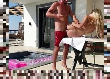 Neighbors Caught Couple Fucking By Public Pool