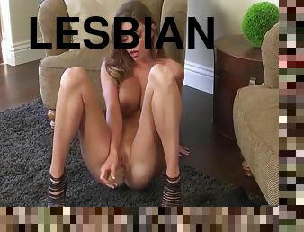 ציצי-גדול, לסבית-lesbian, צעצוע, לבני-נשים, סולו, שחרחורת, עקבים-גבוהים