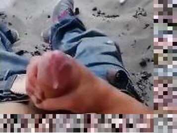 Jerk off at the beach