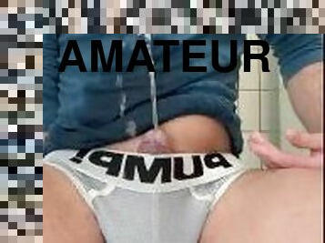 pissing, amatør, homofil, pov, alene, stringtruse, undertøy-underwear