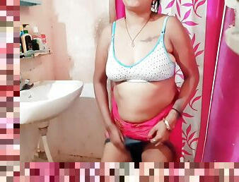 Indian Housewife Sexy Show 1