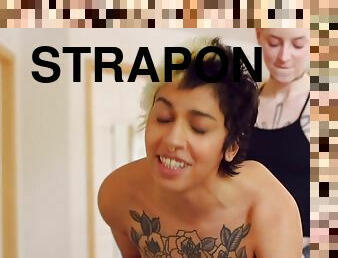 strapon, amatori, bunaciuni, lesbiana, jucarie, pirsing, calarind, tatuaj, dyke, tate-mici