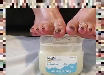 A BBW Goddess Dips Her Feet In Vaseline