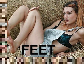 Stunning Thena seducing you with her sexy feet in the field