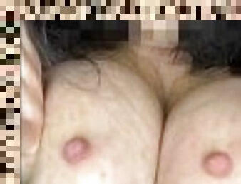 tetas-grandes, enorme, pezones, mamá, natural, tetas, chupando