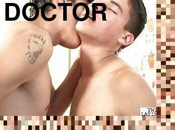 Latin doctor asslicks and gives hj to twink before stuffed