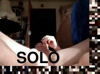 Solo guy with nice feet