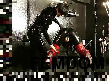 strapon, anal, jucarie, bdsm, fetish, latex, bondage, amanta, bruneta, femdom