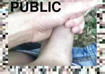 masturbare-masturbation, in-afara, public, gay, masturbare, europeana, euro, simpatica, prinsa, padure