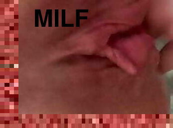English milf, anal fuck and squirt