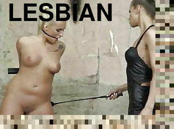 lesbiana, jucarie, bdsm, legatura, europeana, euro, bondage, plesnit, piele, tate-mici