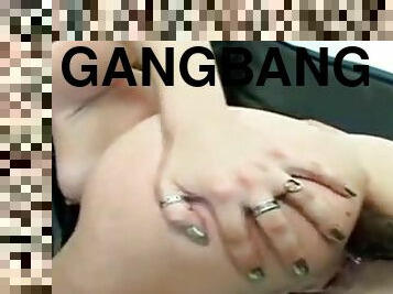 Mandingo Gangbang brunette