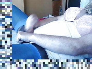 Wanking and summing while watching another CD on cam 