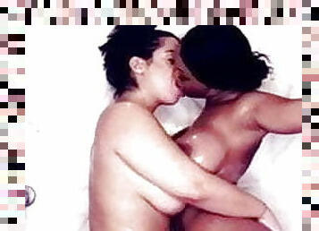 pantat, mandi, payudara-besar, lesbian-lesbian, hitam, pelacur-slut, perempuan-jalang, berambut-pirang, normal, mandi-shower