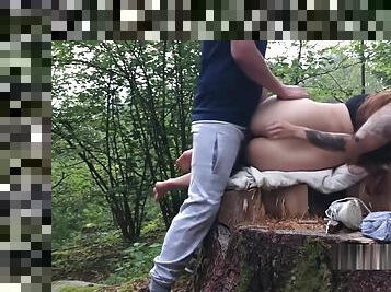 Deutsche Teen Gefickt im Wald