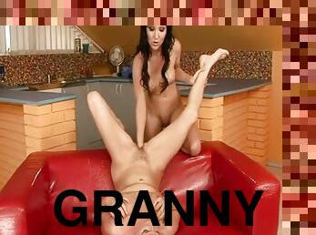 Granny Fisted by her Niece till she squirts