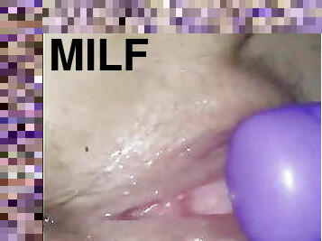 Milf masturbating squirting with wand 
