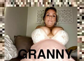 gros-nichons, granny, jouet, jupe-en-l’air, webcam, percé