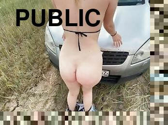 Fucking a beauty in the middle of a field in PUBLIC, cum on a WET PUSSY