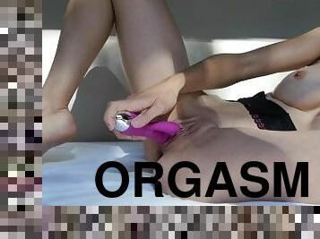 Française jouit avec son sextoy, multi orgasme et squirt