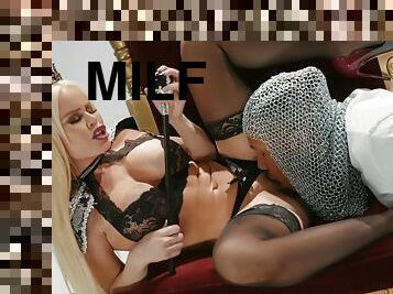 Nikki Delano- Capture The Queen