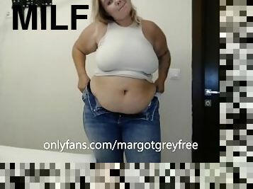 bbw milf teasing in jeans her awesome body