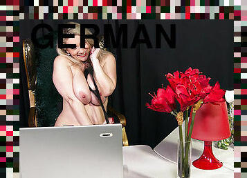 Horny German Housewife Masturbating In Front Of The Webcam - MatureNL