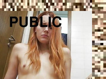 publiczne, cipka, robienie-loda, nastolatki, gwiazda-porno, europejskie, euro, toaleta, ogolone, ujeżdżanie